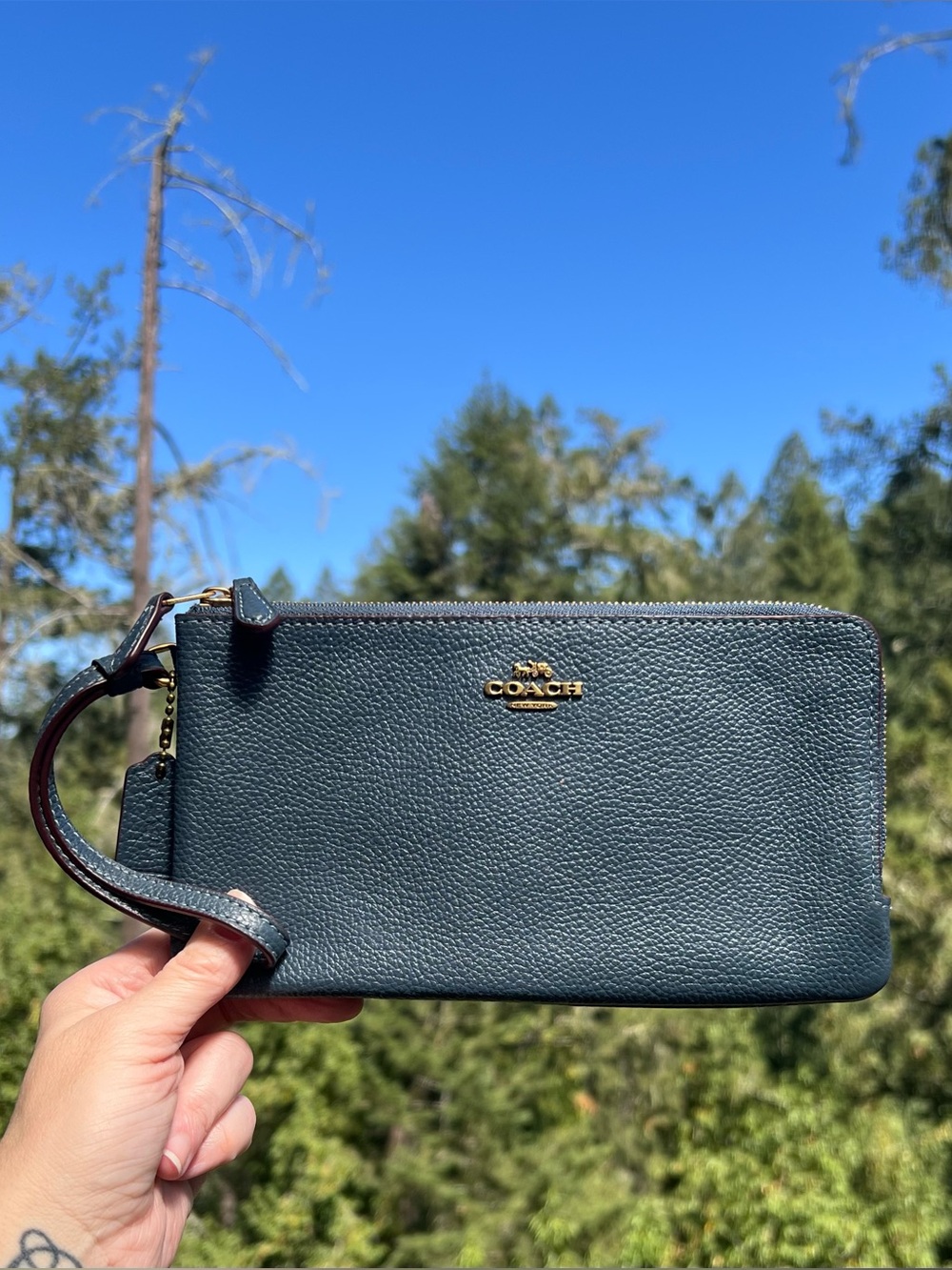 COACH Double Zip Phone Wristlet Wallet Blue Pebbled Leather w Gold Hardware